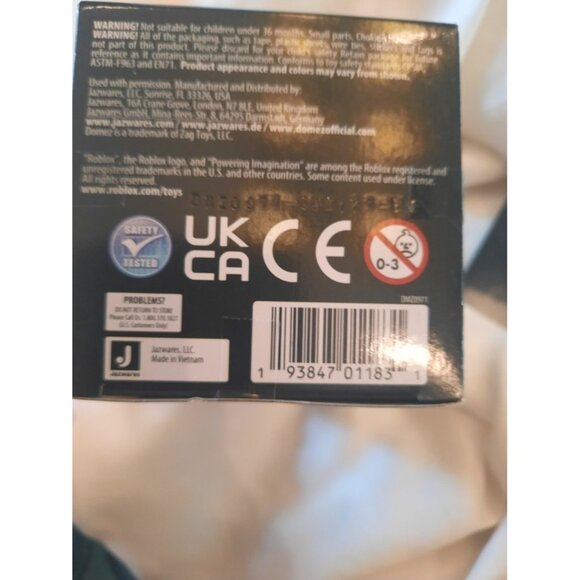 New Roblox Figure - Royal High: Dear Dollie - Picture 3 of 3